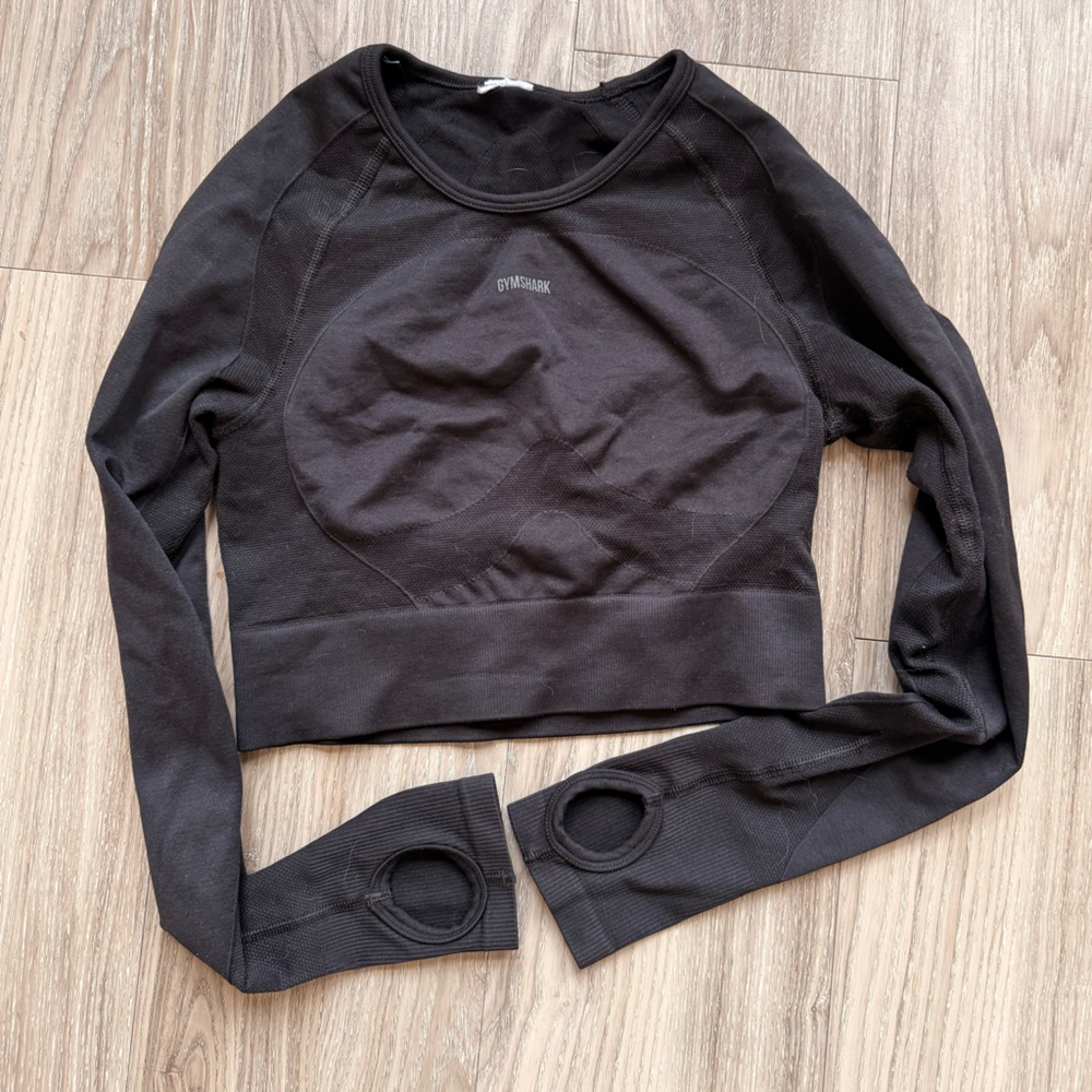 Gymshark Black Long-Sleeve Cropped Seamless Top with Thumbholes
